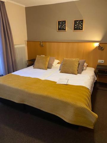 Hotel Het Anker Heythuysen Екстериор снимка